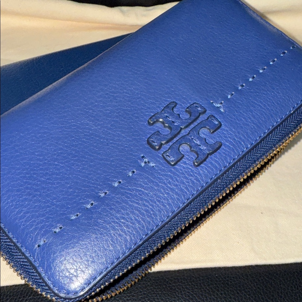 Tory Burch Royal Blue Leather Zip Continental Wallet - Picture 9 of 11
